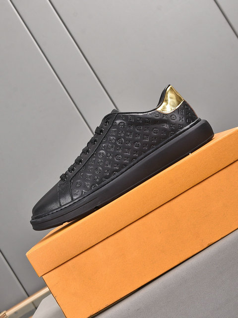 men LV shoes-017